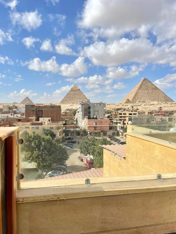 Hotel Queen Cleo With Jaccuzi And Pyramids View Cairo